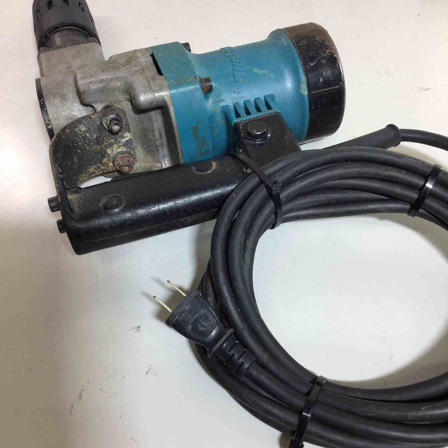 電動ハンマ HM0810 マキタ makita ブルポイント ケース付き 電動ハンマ HM0810 マキタ makita ブルポイント ケース付き