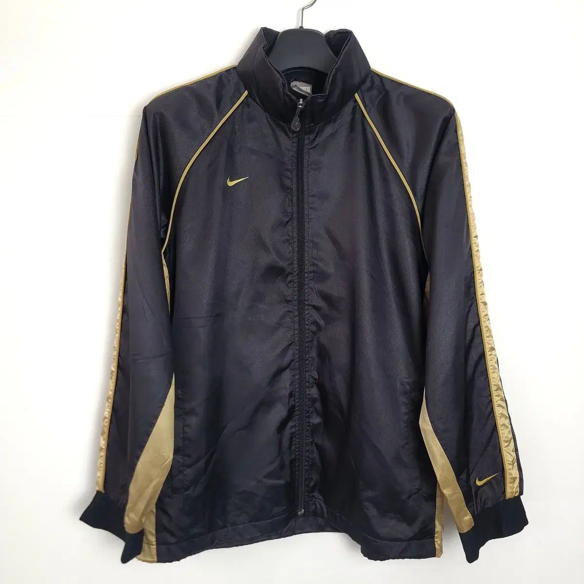 メンズ Nike ナイキ ウインドブレーカー ヒドゥンフード 上品な ゴールド ＆ 黒