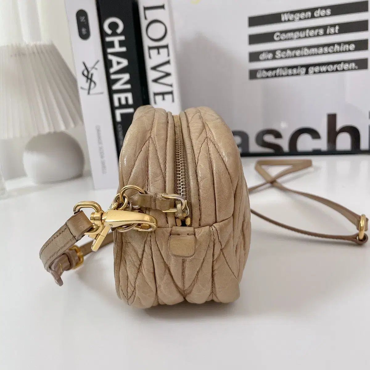 MIU MIU クロスボディ ショルダーバッグ MIU MIU レザー 斜めがけ