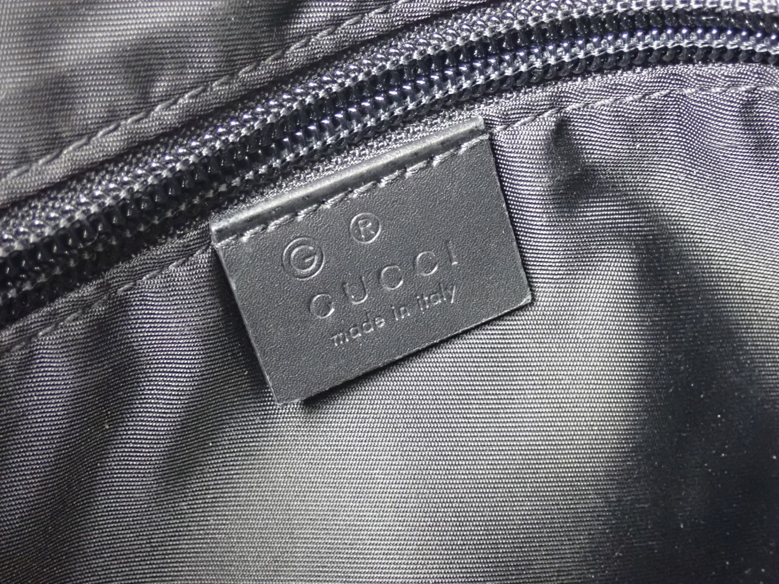 美品 GUCCI(グッチ) ショルダーバッグ シェリーライン 631195 ブラック  