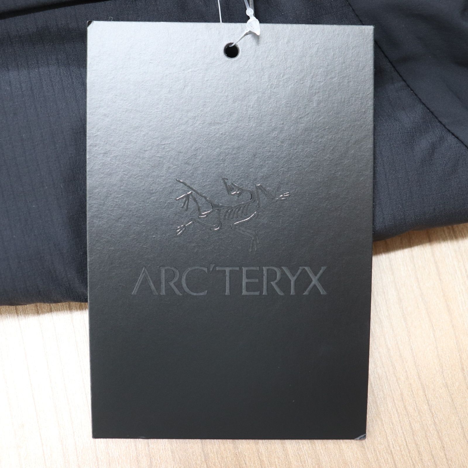 IT2FIFJOB19S 未使用品 ARC'TERYX アークテリクス アトムヘビーウェイトフーディ ジャケット トップス アウター X00000730204 メンズ ブラック 黒 サイズM IT2FIFJOB19S 未使用品 ARC'TERYX アークテリクス アトム