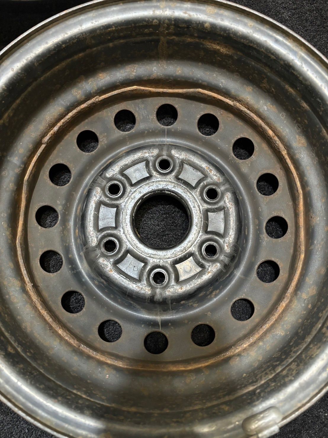 最終値下げ！！トヨタハイエース 純正スチールホイール 4本 15インチ 激安 中古 4本セット】 トヨタ ハイエース 100系/2WD 純正