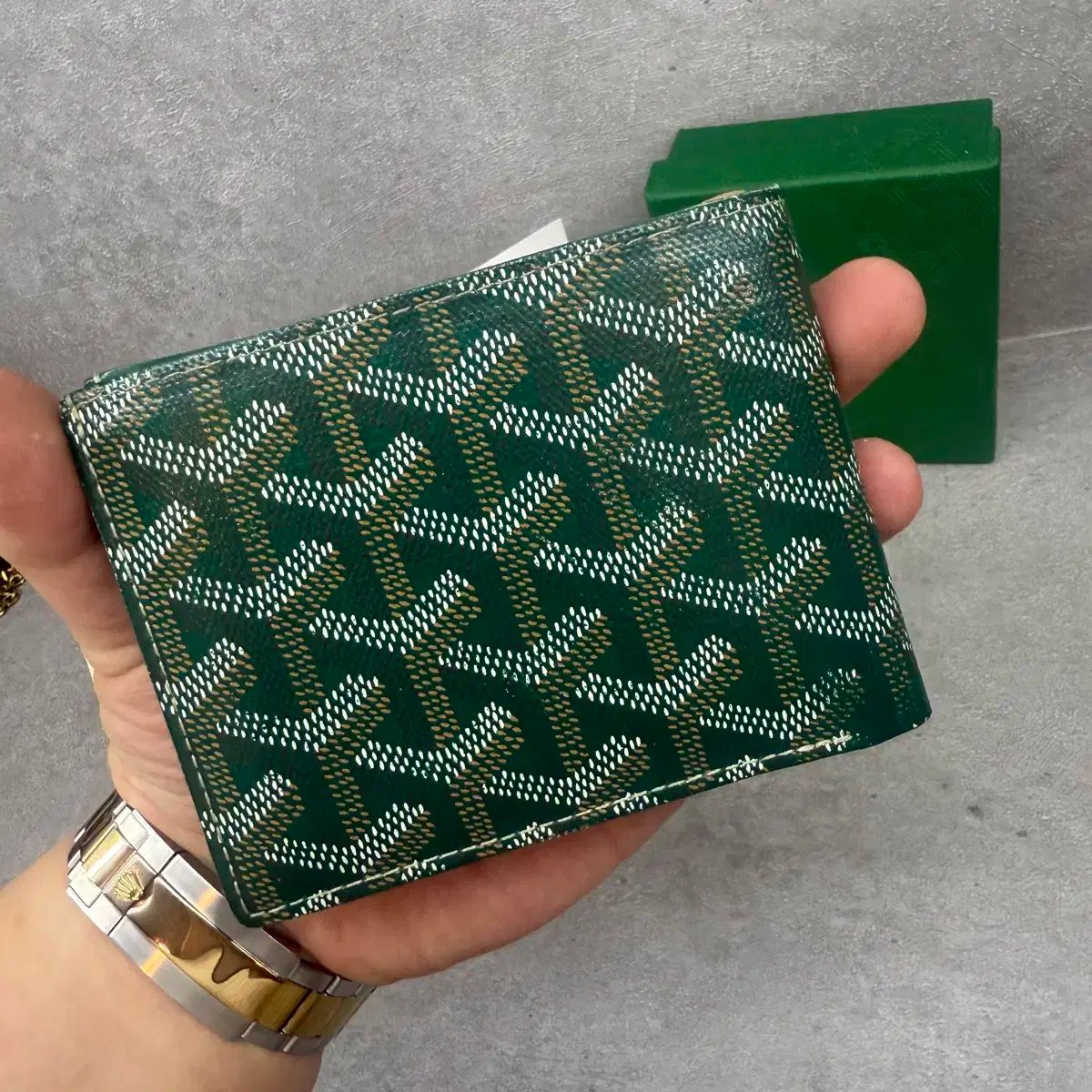 未使用近 GOYARD ヴィクトワール ウォレット 二つ折り財布 グリーン GOYARD - 未使用近 GOYARD ヴィクトワール ウォレット 二つ折り財布