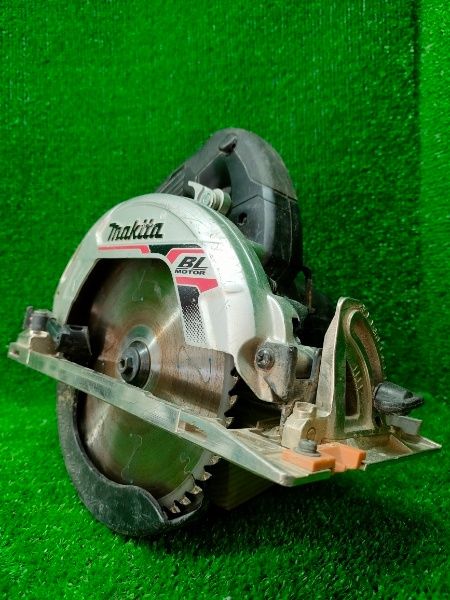 ◎マキタ Makita 165mm充電式マルノコ 黒 本体のみ チップソー付 HS631DZSB 軸ブレもモータ異音もなし 動作 済み