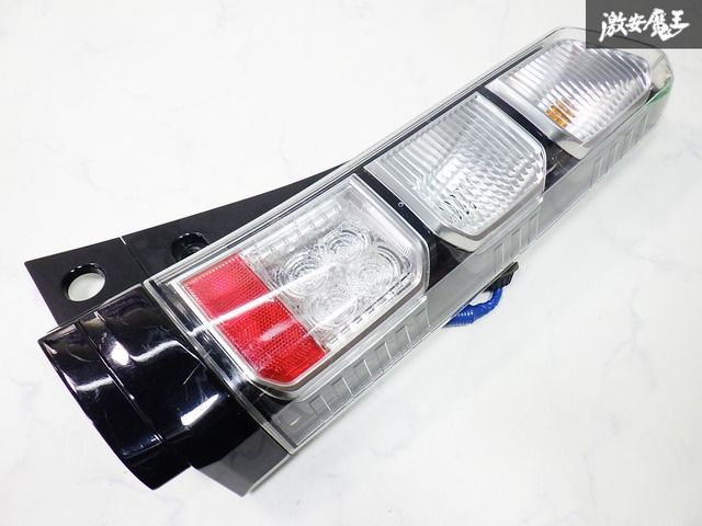 N-BOX JF1 JF2 左テールランプ N BOX JF1⁄JF2 純正 左 テールランプ
