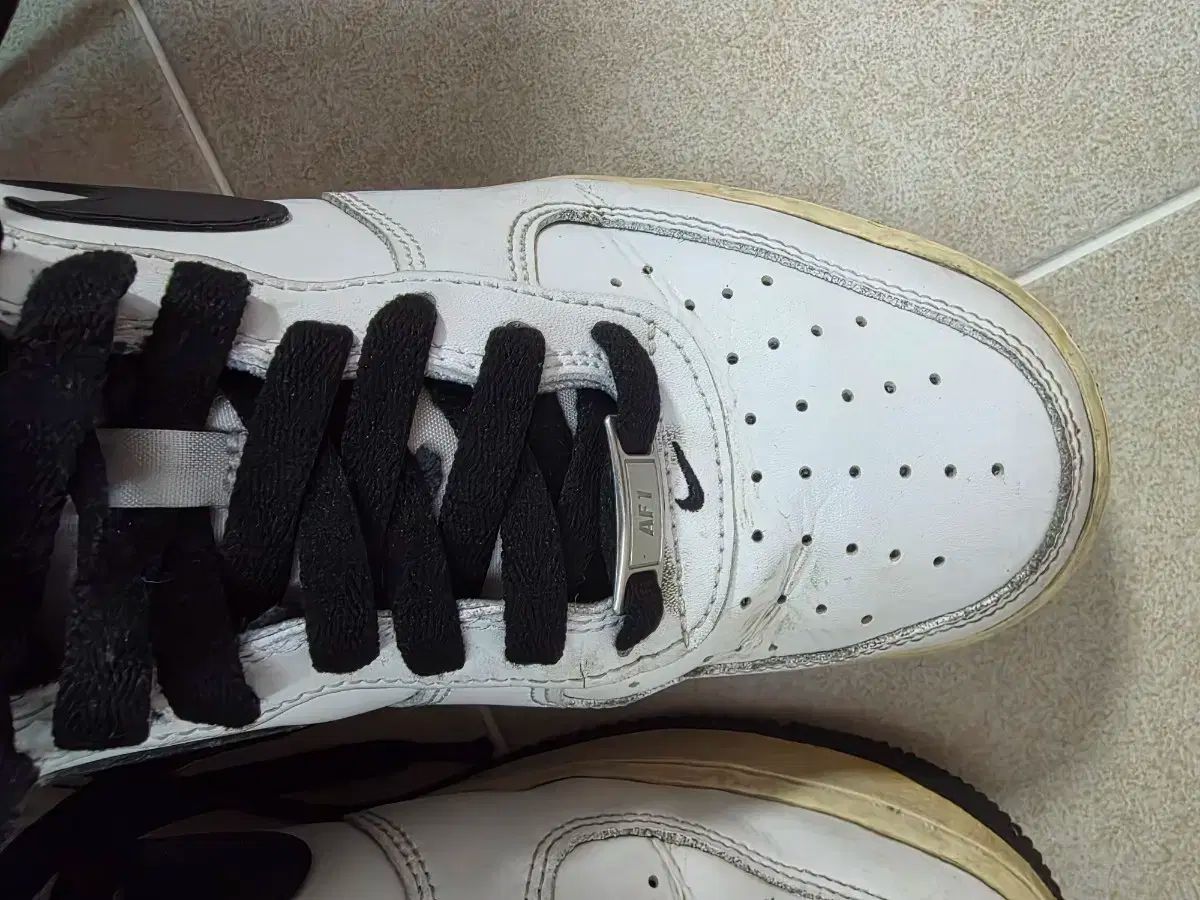 有名ブランドも見つかる！ NIKE ナイキ エアフォース 1 07 白黒 DH7561 ー 102