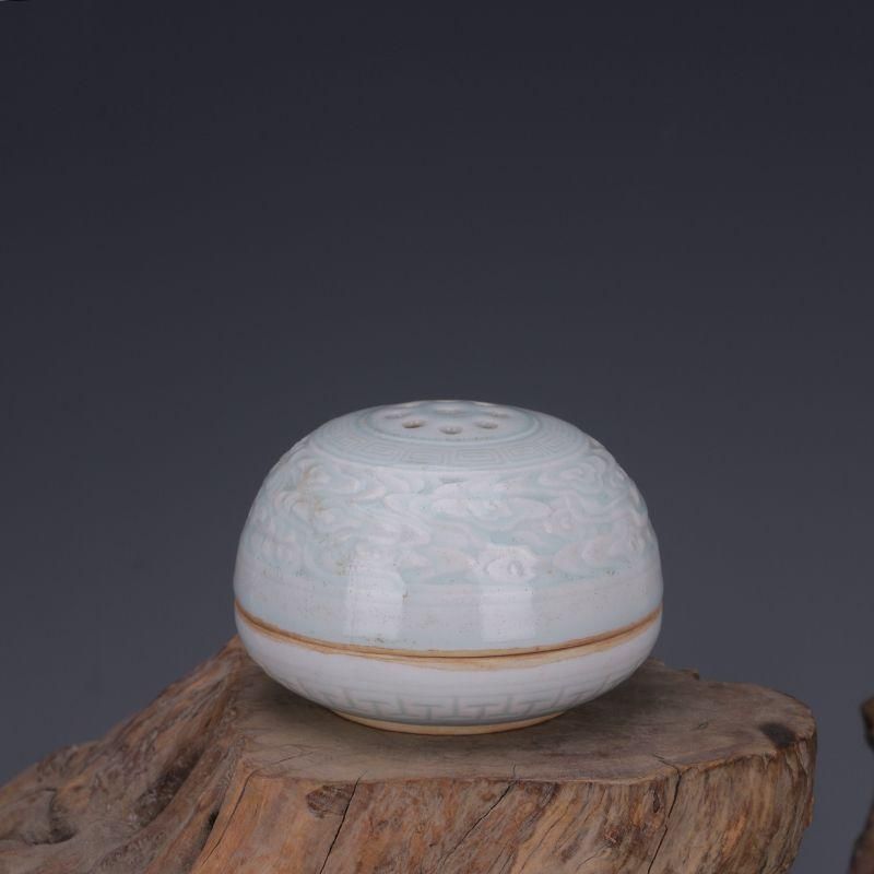 青白釉暗刻透かし彫りの薫炉 香道具 装飾品 工芸品 美術品 置物