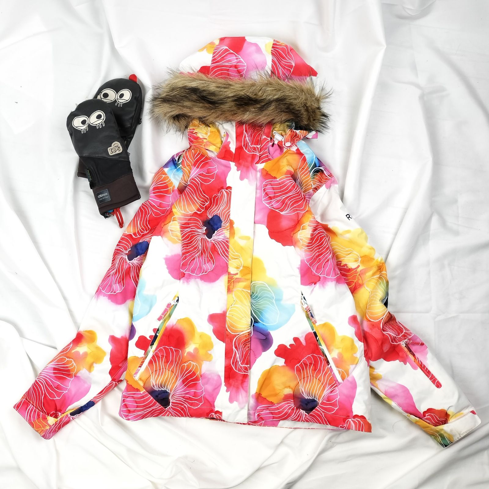 ROXY フラワープリント スノーボードウェア　L ROXY スノーボードウェア Lサイズ 花柄 楽天市場】ROXY ロキシー