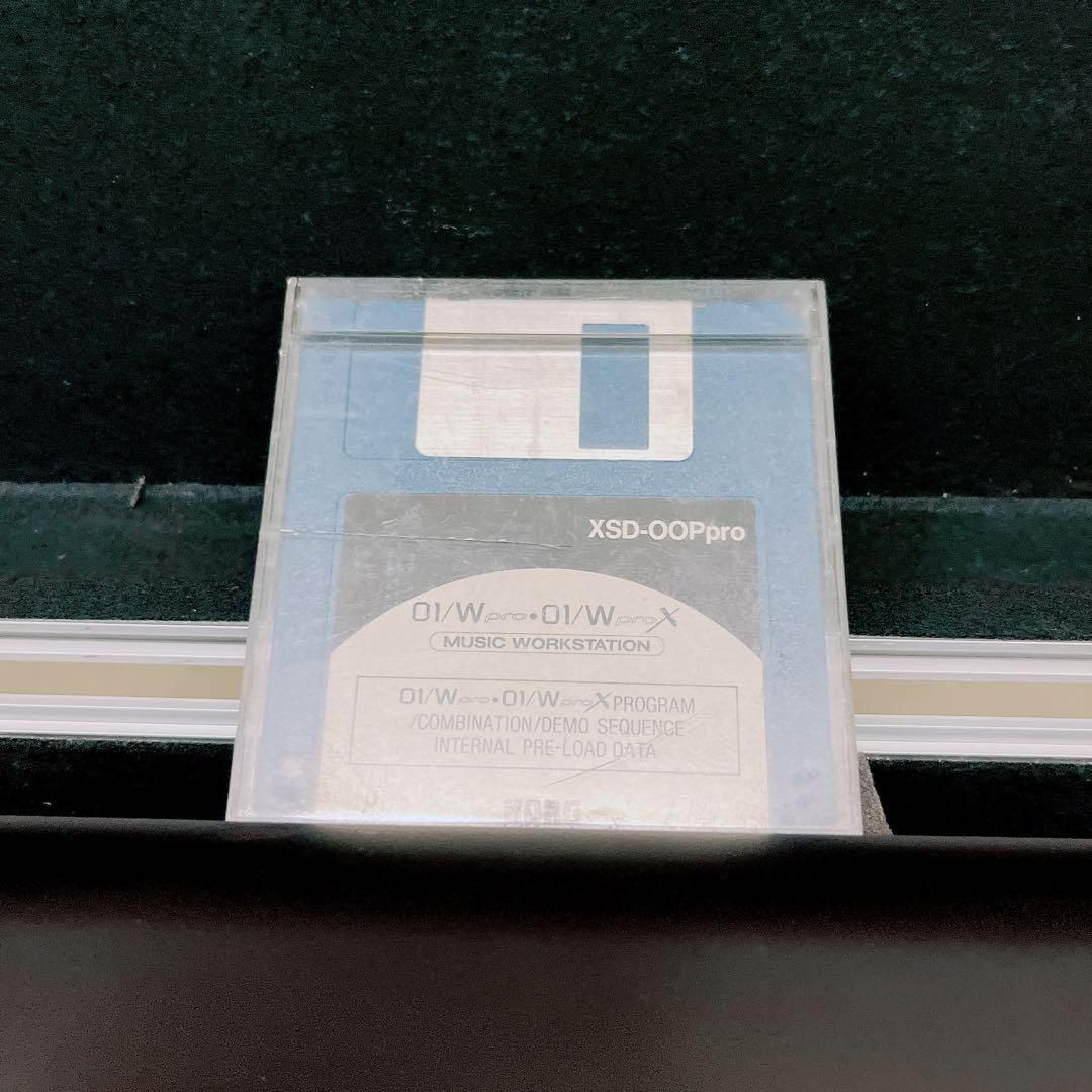 シンセサイザー