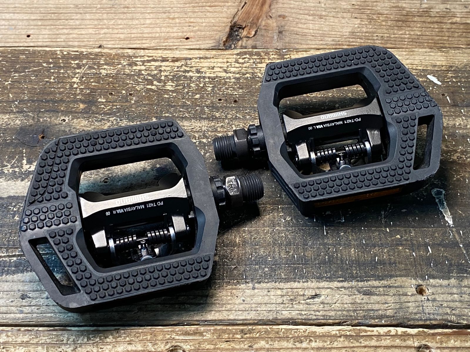 ベスラ ブレーキパッド レジン SD-9035 リア ハーレーダビッドソン FXS 2輪