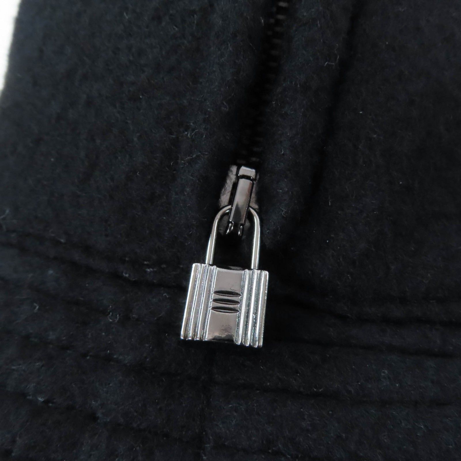 極美品☆HERMES エルメス カシミヤ100％ シルバー金具 カデナZIP