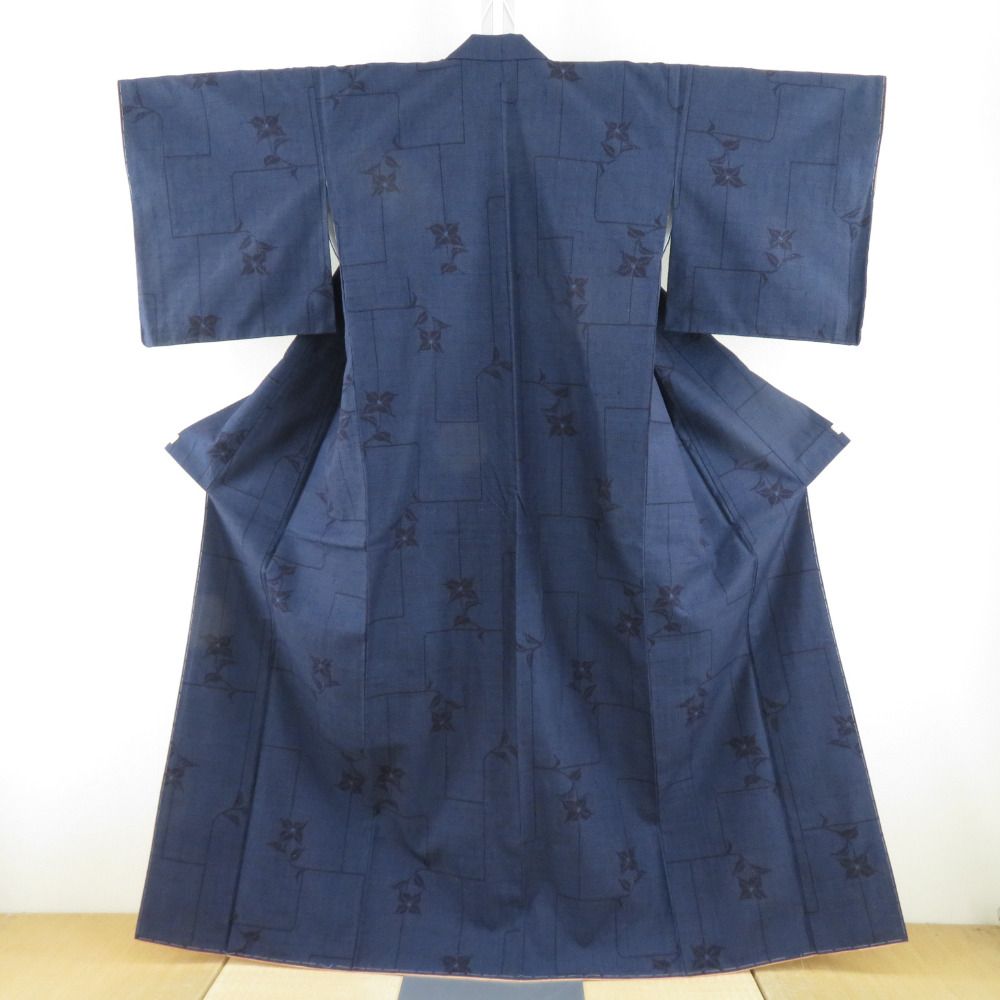 紬 着物 幾何学模様に花 紺色x黒色 正絹 袷 広衿 カジュアル 仕立て