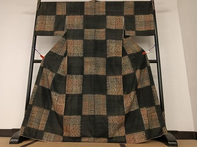 平和屋着物●上質な紬　絞り　市松文様　正絹　逸品　AAAW9165zg 平和屋着物○上質な紬 絞り 市松文様 正絹 逸品 AAAW9165zg - メルカリ