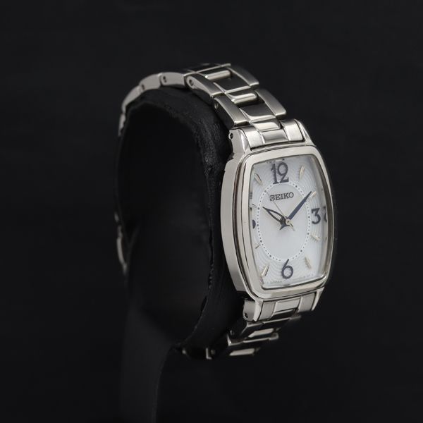 美品 SEIKO セイコー V117 ブラック シルバー ソーラー