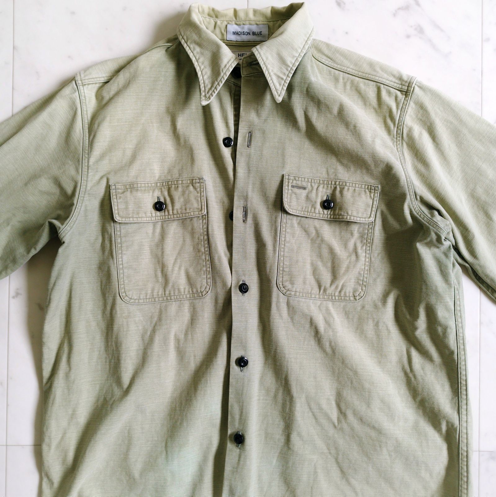 マディソンブルー ワークシャツ ハンプトン ライトカーキ 刺繍Bロゴ