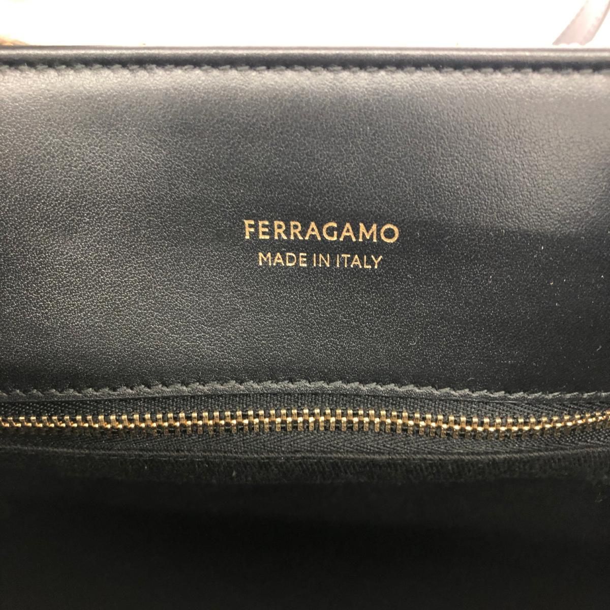 Salvatore Ferragamo サルヴァトーレフェラガモ 2WAYバッグ ロゴ