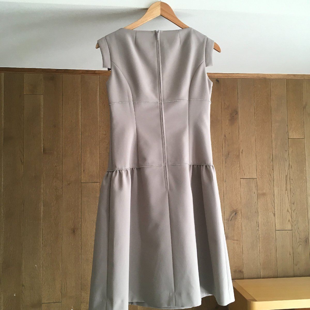 美品　Rene basic ルネ フィットフレアフレンチスリーブ ワンピース36 美品 Rene basic ルネ フィットフレアフレンチスリーブ ワンピース36
