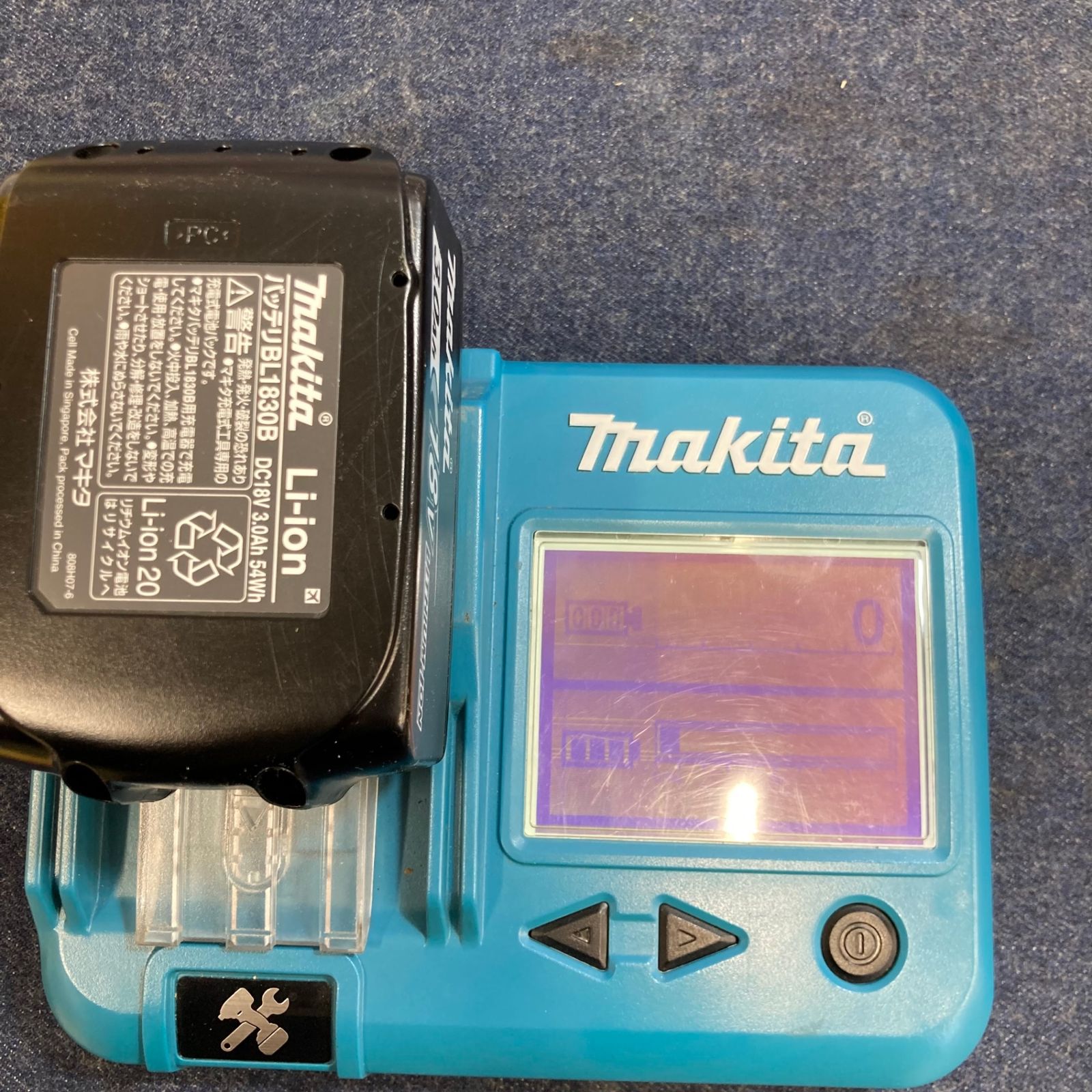 ☆マキタ(makita) リチウムイオンバッテリー 18V/3.0Ah BL1830B【八潮 