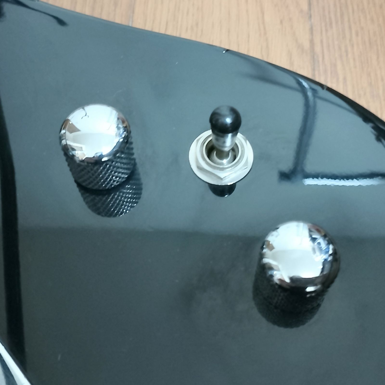 FORMESTAR S-H仕様 エレキギター トレモロ搭載 弦は新品に交換済み