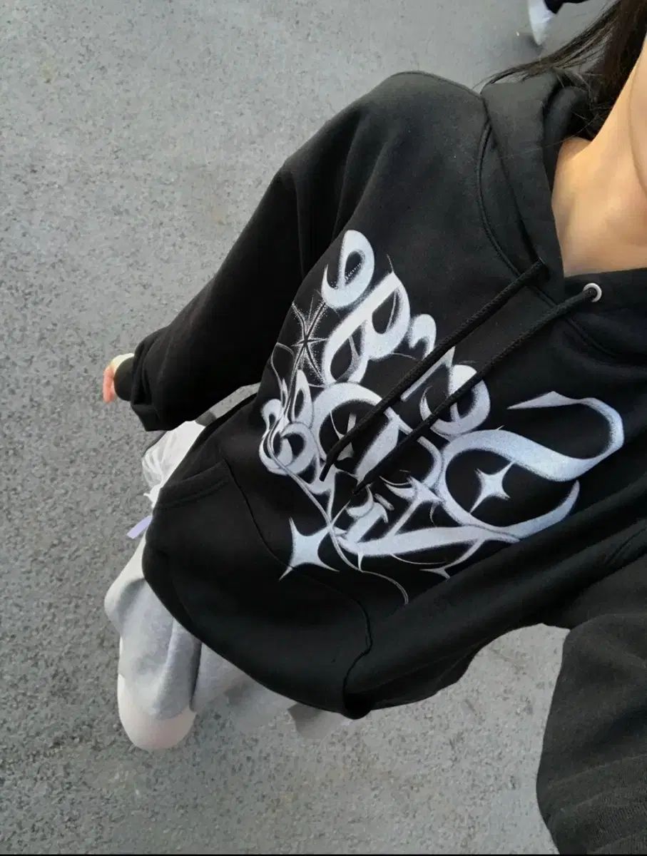 【雷市場（ポンジャン）商品韓国直送】 MAISON MINED(メゾンミネド) ロゴ フード付きTシャツ s サイズ
