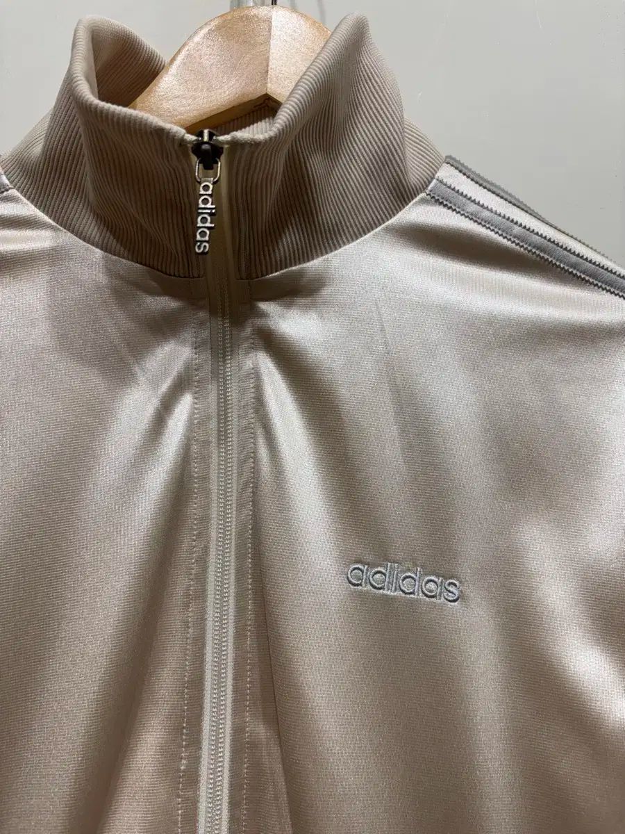 光沢 トラックトップス