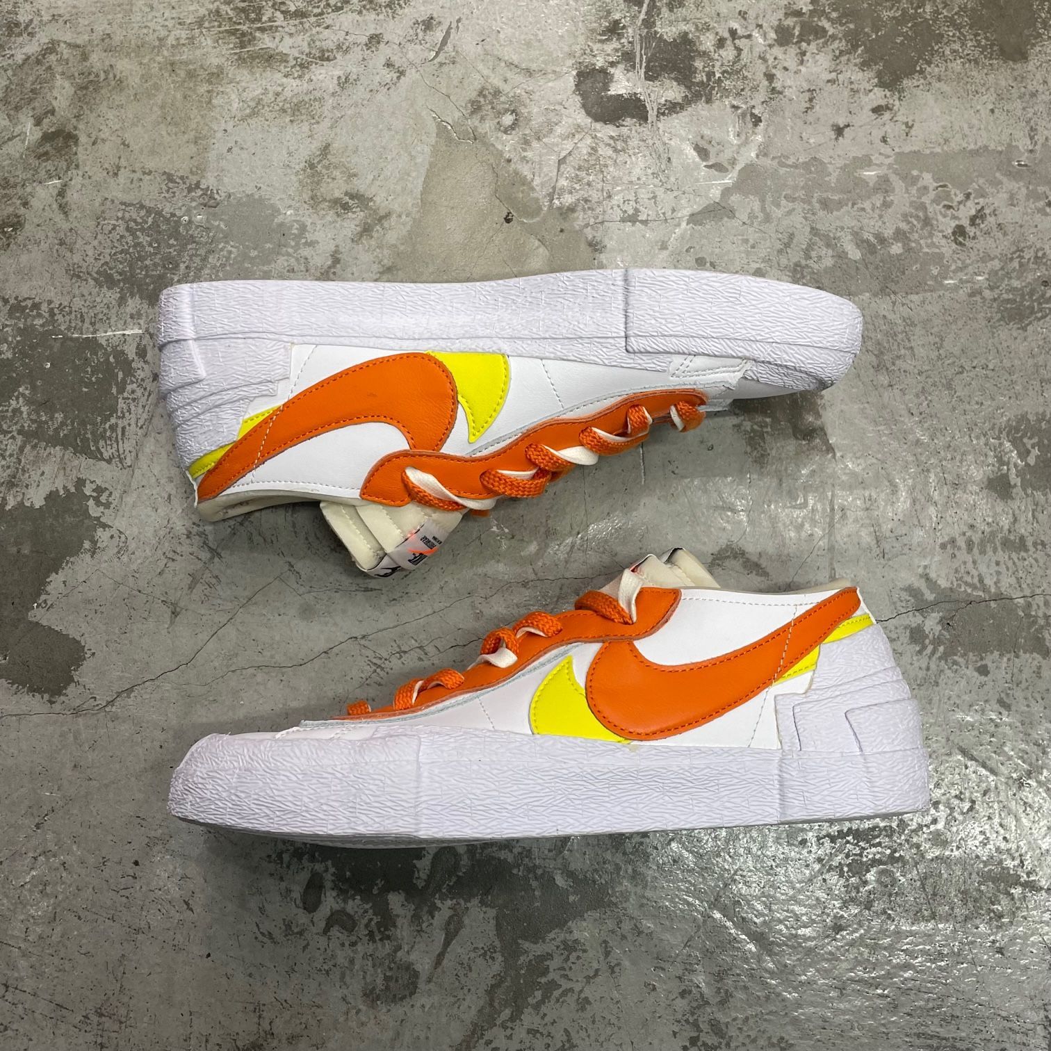 SACAI NIKE BLAZER LOW MAGMA ORANGE dd1877-100 コラボ ブレザー 