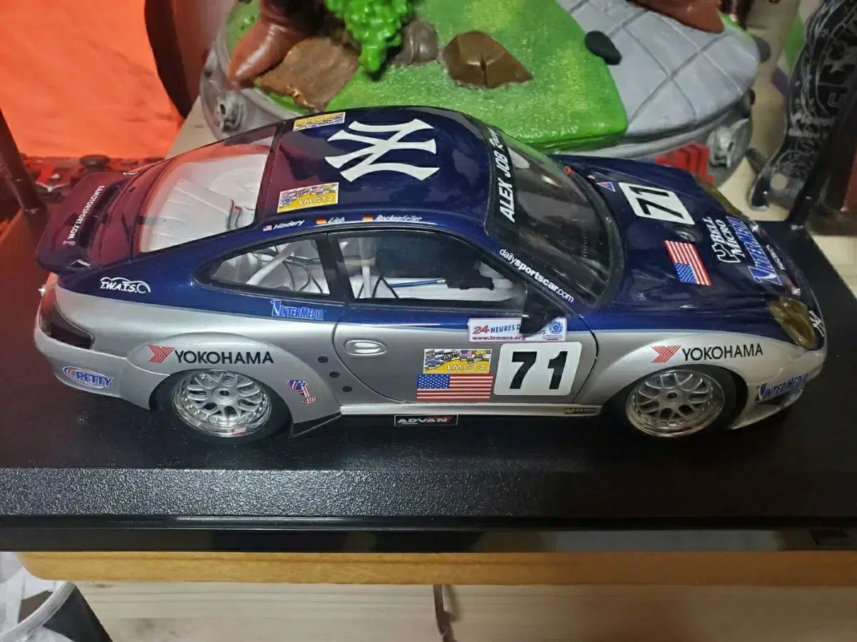 オートアート ポルシェ 売れ筋 AUTOart オートアート 1/18 ポルシェRWB 993