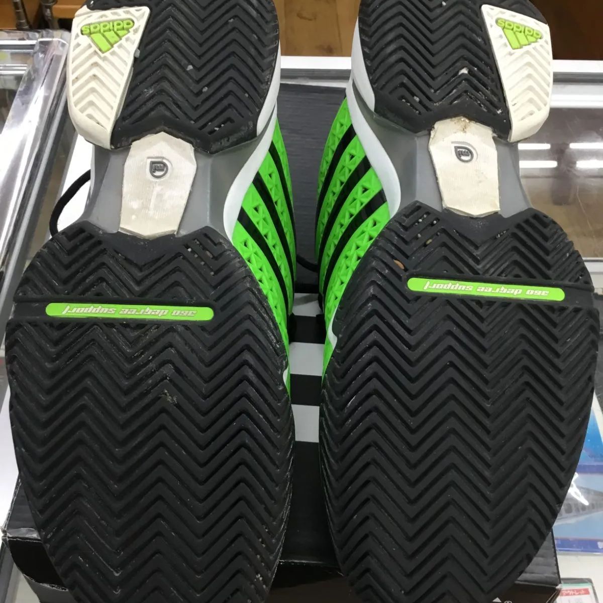 中古 テニスシューズ アディダス adidas バリケード8plus 25.5