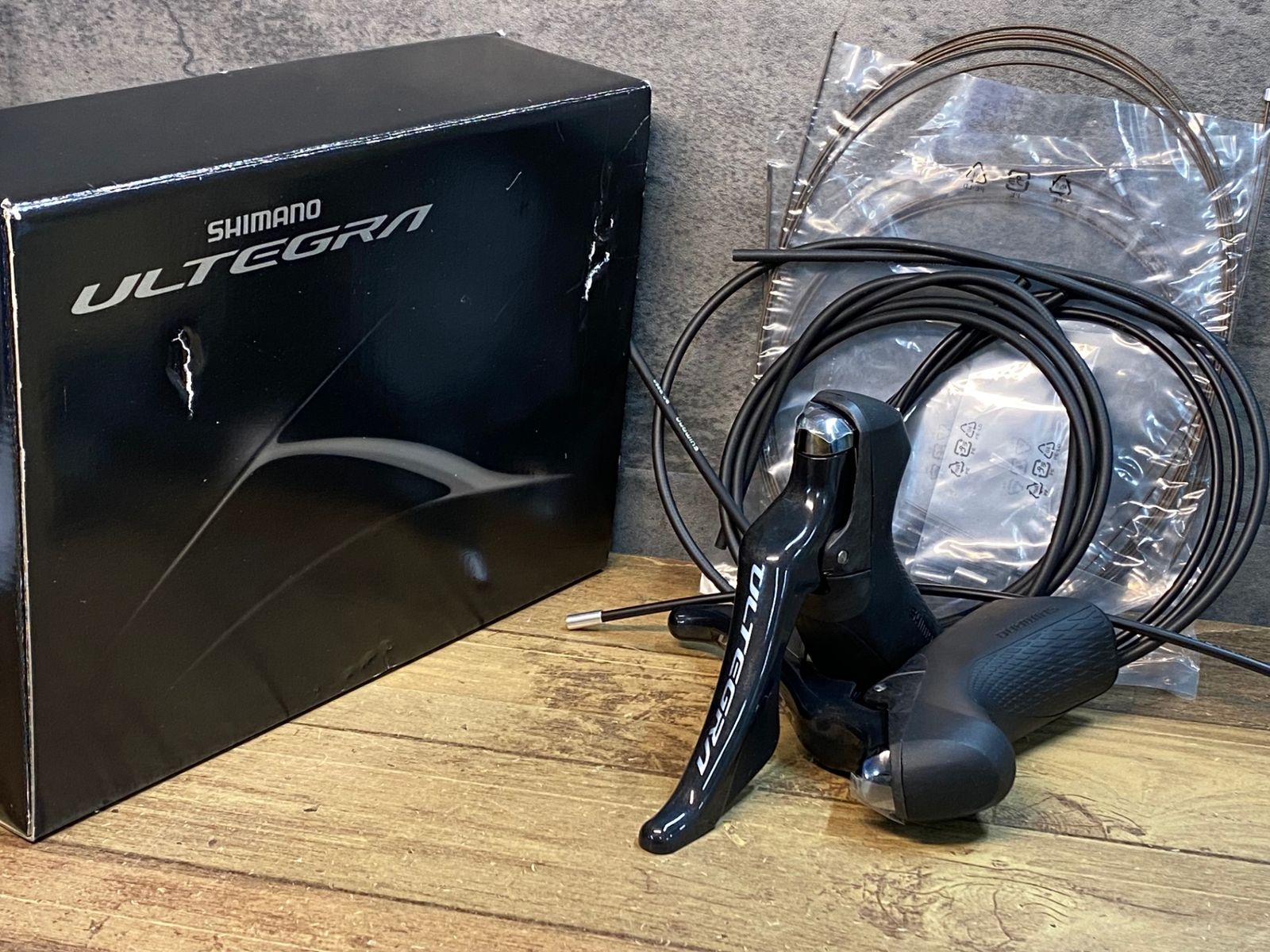 IY003 シマノ SHIMANO アルテグラ ULTEGRA ST-R8000 STIレバー IY003 シマノ SHIMANO アルテグラ ULTEGRA ST-R8000 STIレバー