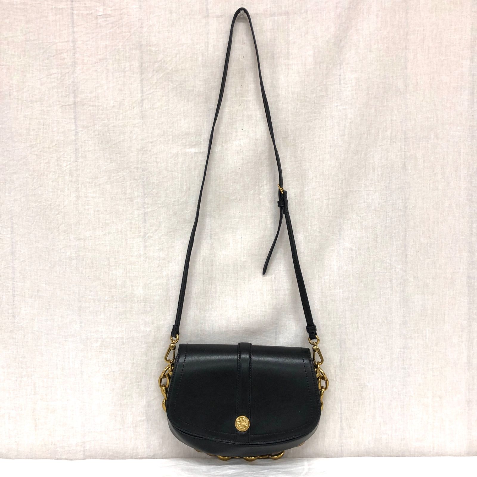 訳あり美品 チャールズ&キース ブレアチェーンハンドルショルダー 
