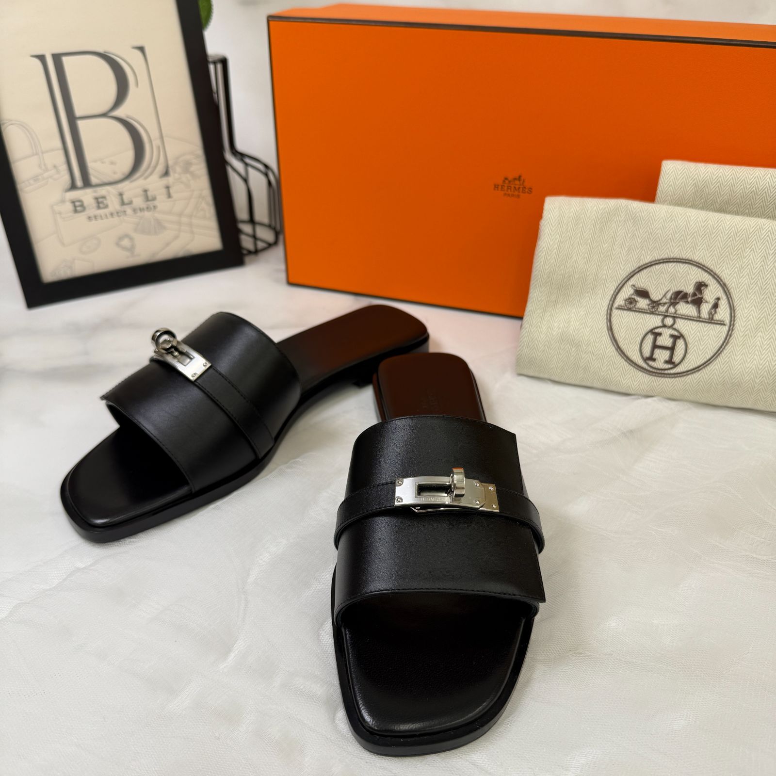 25新作 エルメス サンダル ジュリア カーフ ケリーバックル 鑑定済み【 新品未使用 】エルメス 《 ジュリア 》38.5 ( 25cm