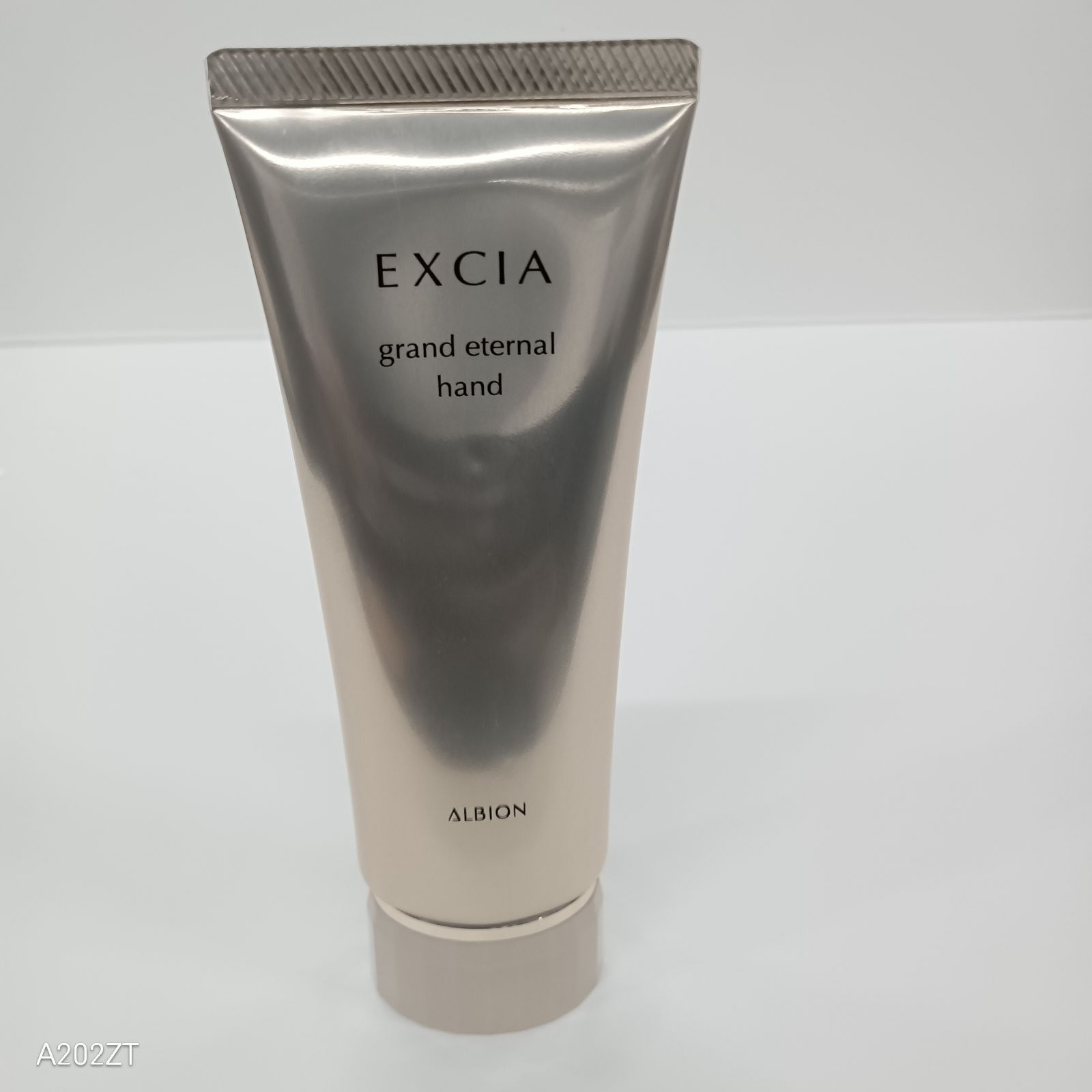 アルビオン  美白ハンドクリーム  ボディ用美容液  エクシア エクシア AL グランド エターナル ハンド｜ALBIONの効果に関する口コミ