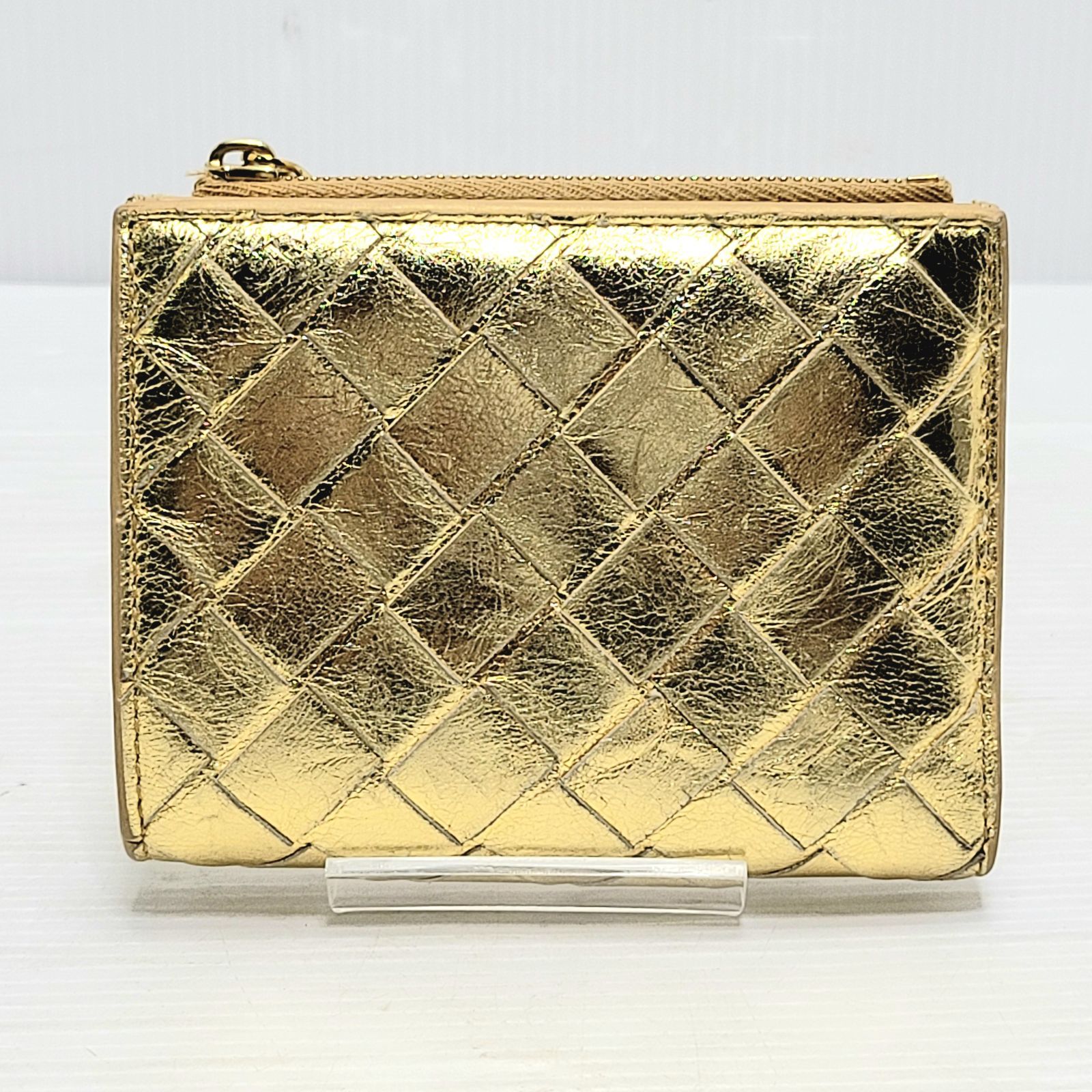 ボッテガヴェネタ　イントレチャート　折り財布　ウォレット　ゴールド ボッテガヴェネタ イントレチャート スモール 二つ折りウォレット