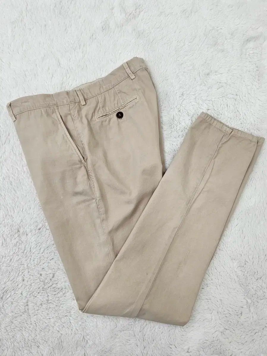 ブルネロ BRUNELLO CUCINELLI(ブルネロクチネリ) ベージュ チノ パンツ