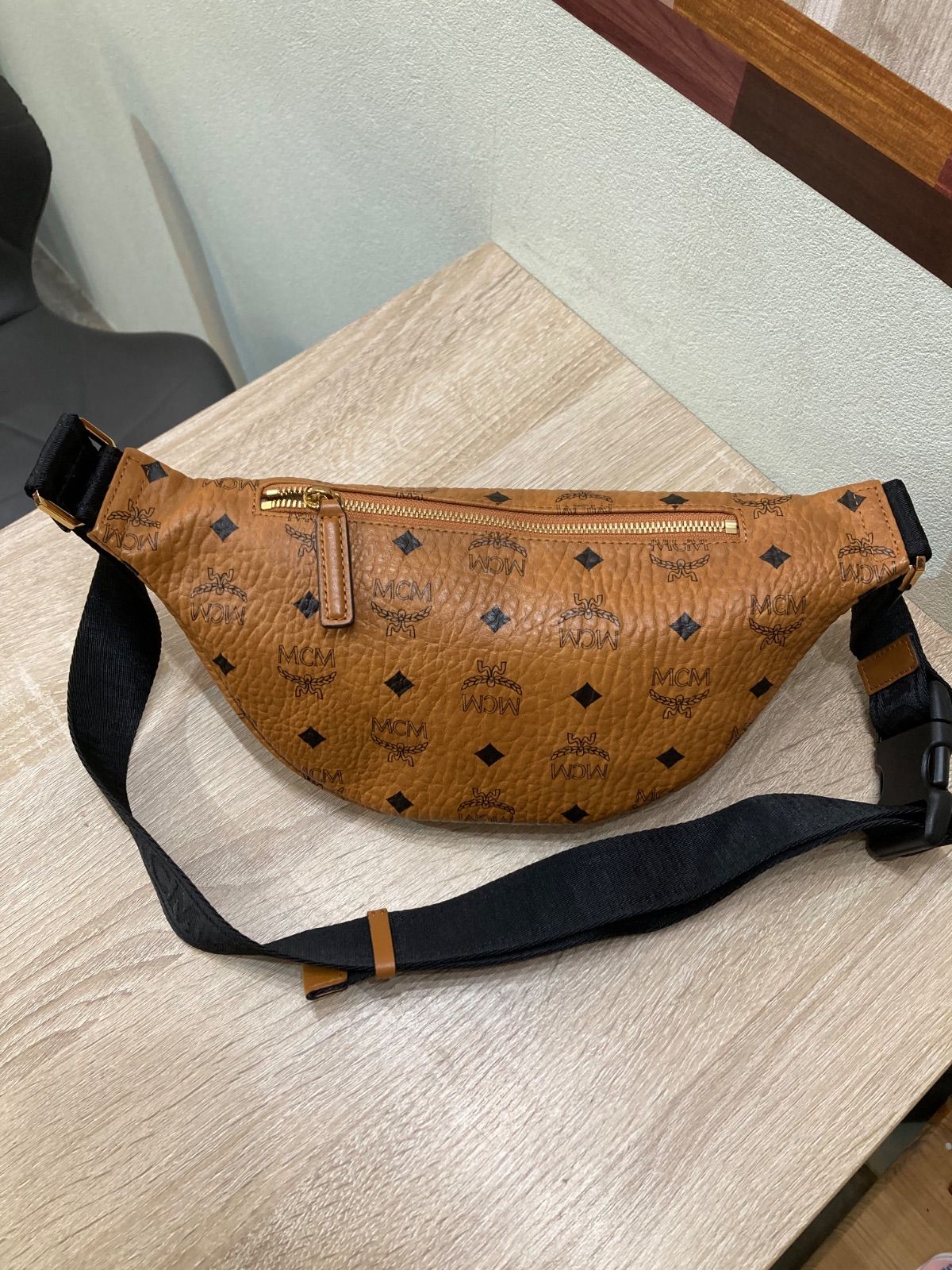 MCM ボディバック 美品 美品』MCM ボディバッグ ブラウン レザー 036Y