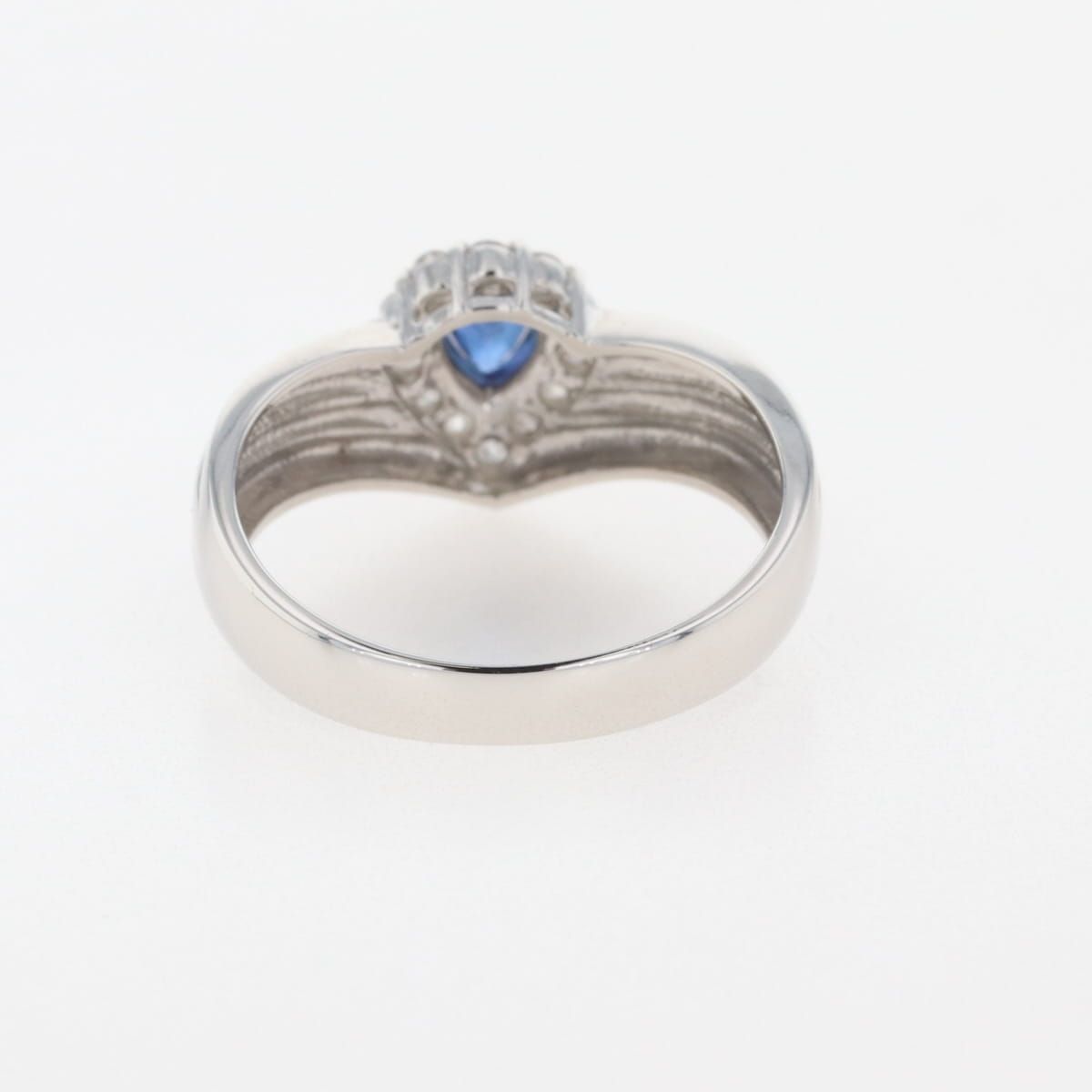Pt900 サファイアとダイヤモンドのデザインリング Pt900 ダイヤモンド