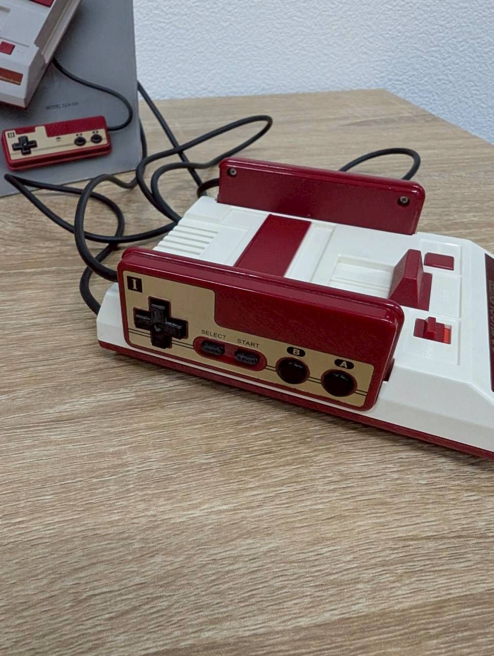 【動作未確認】ニンテンドークラシックミニ ファミリーコンピュータ 本体 箱付き mediaworld-plus_10012333000