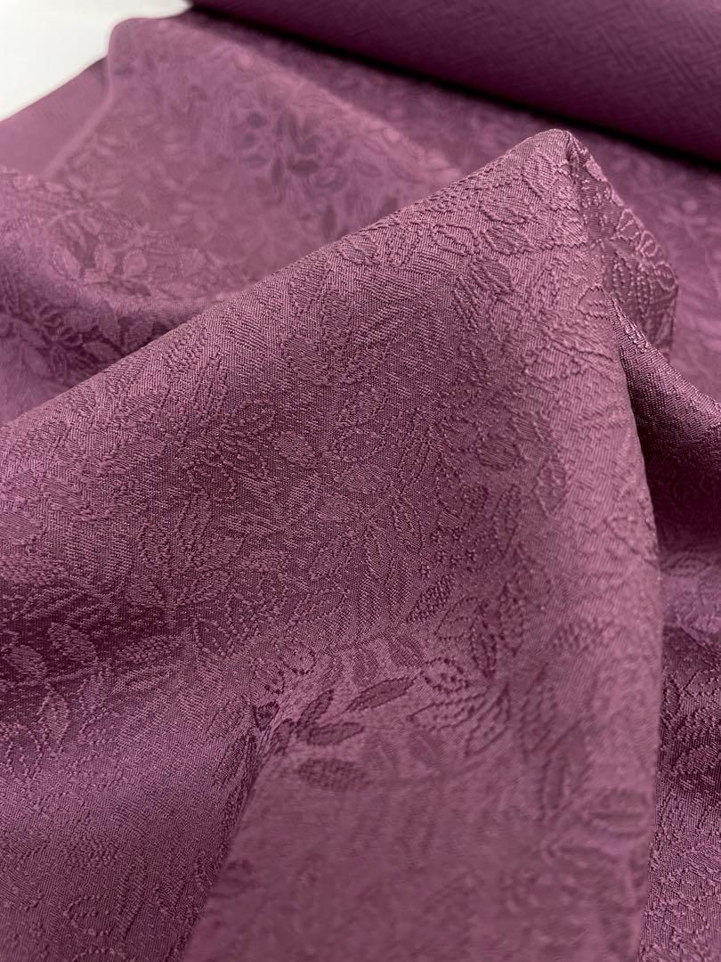 色無地 紋意匠 南天文様 堅牢染 純国産 八掛付き 青磁色 正絹 反物 色無地 紋意匠 南天文様 堅牢染 純国産 八掛付き 正絹 反物 - メルカリ