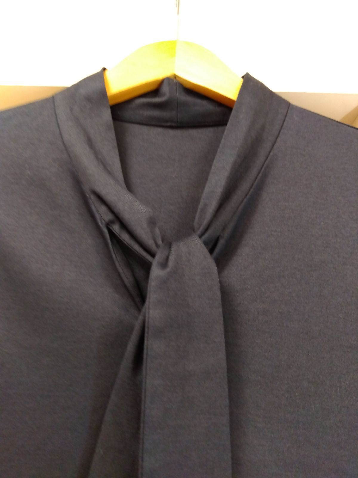  M 7 ハナエ モリ HANAE MORI 森英恵 トップス サイズ４０ ダークネイビー ボウタイデザイン カットソー 定価税込 36 300 コットン 綿１００％ キレイ目 上品 長袖 Tシャツ カットソー