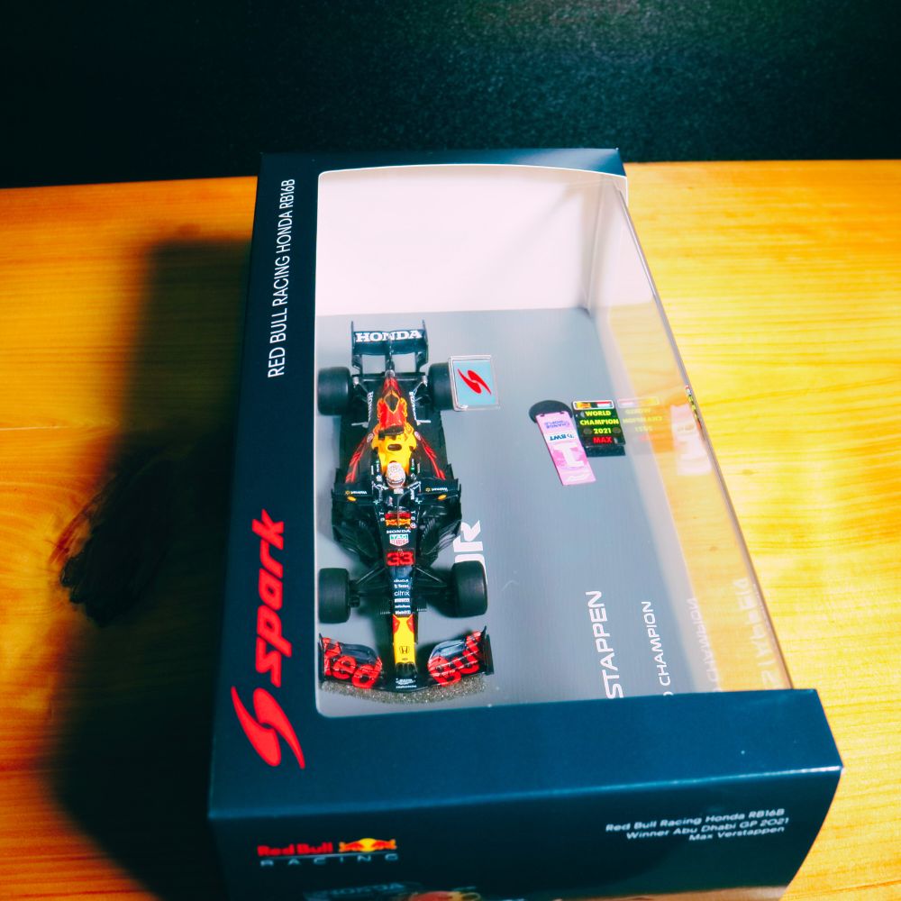1/43 Spark Red Bull Racing Honda RB16B No.33 アブダビGP 2021 優勝
