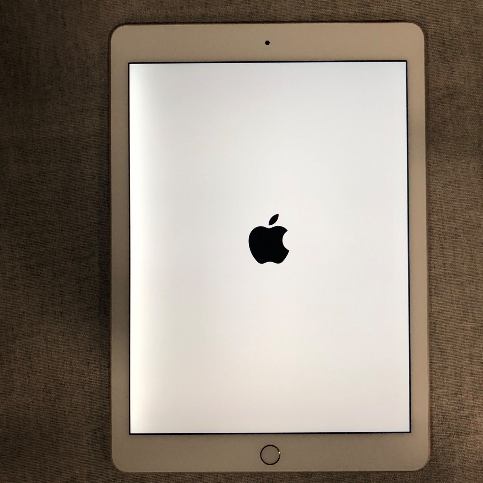 iPad Air2 128GB ゴールド（完動品iPad Air2(A1567)本体128GBゴールド  