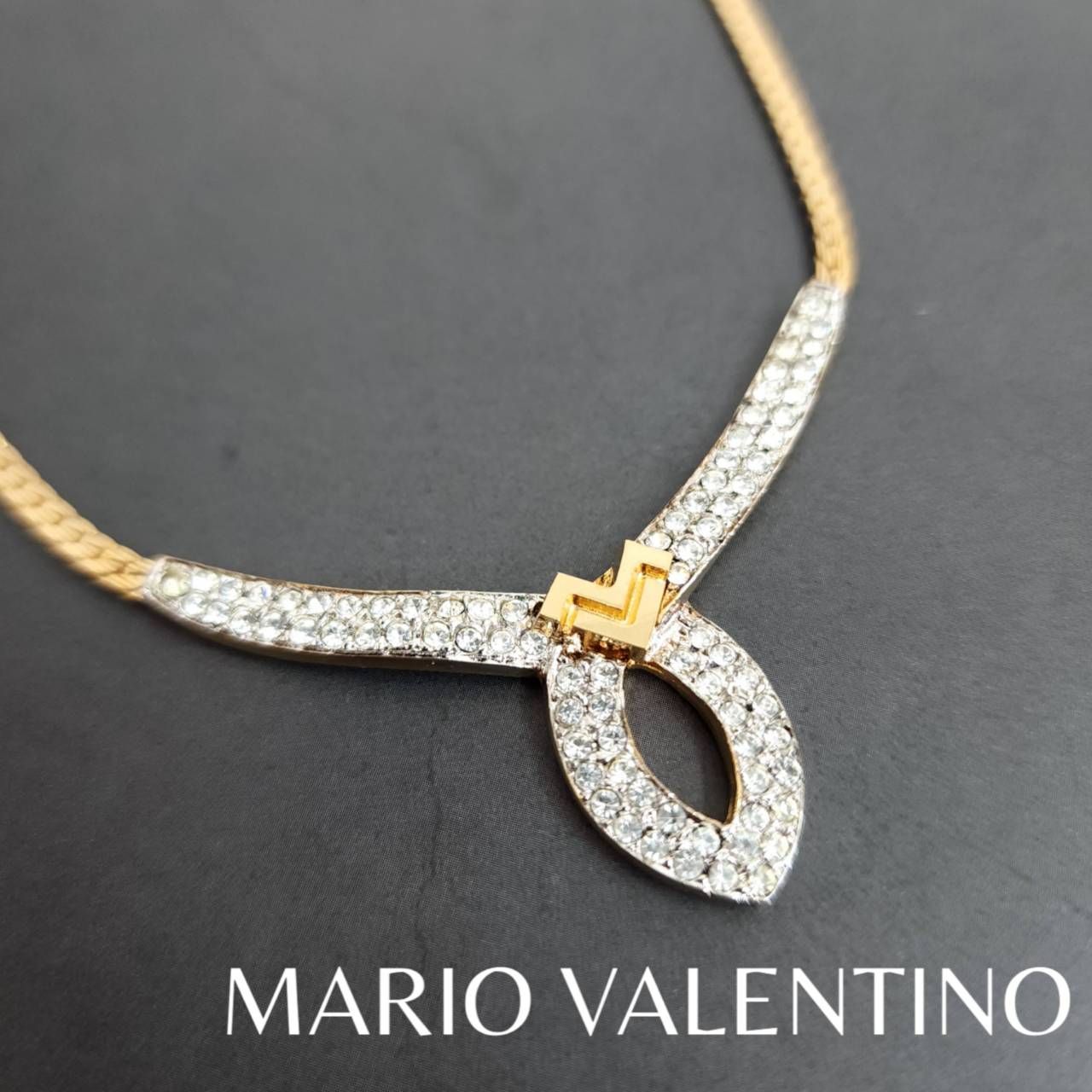 VALENTINO ヴァレンティノ ラインストーン ネックレス ゴールドカラー