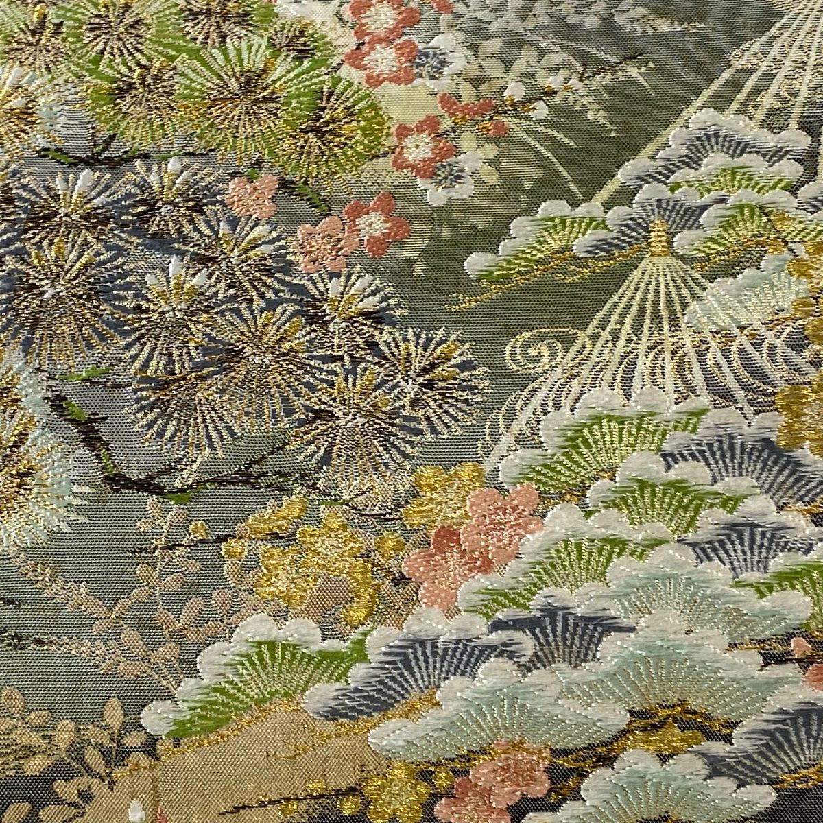 袋帯 雲海の風景画 松竹梅 金彩 素敵なデザイン 正絹 TT-2309 袋帯 秀品 松竹梅 観世水 箔 金糸 灰色 六通 正絹 【中古