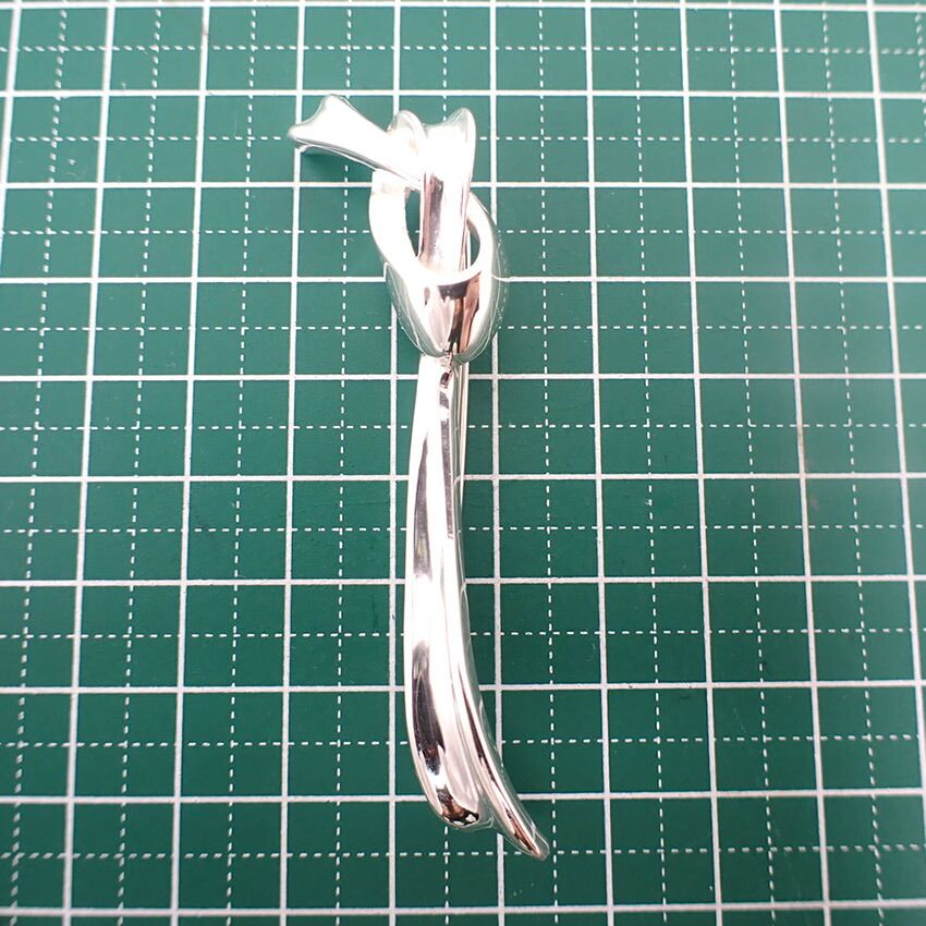 リボン ブローチ