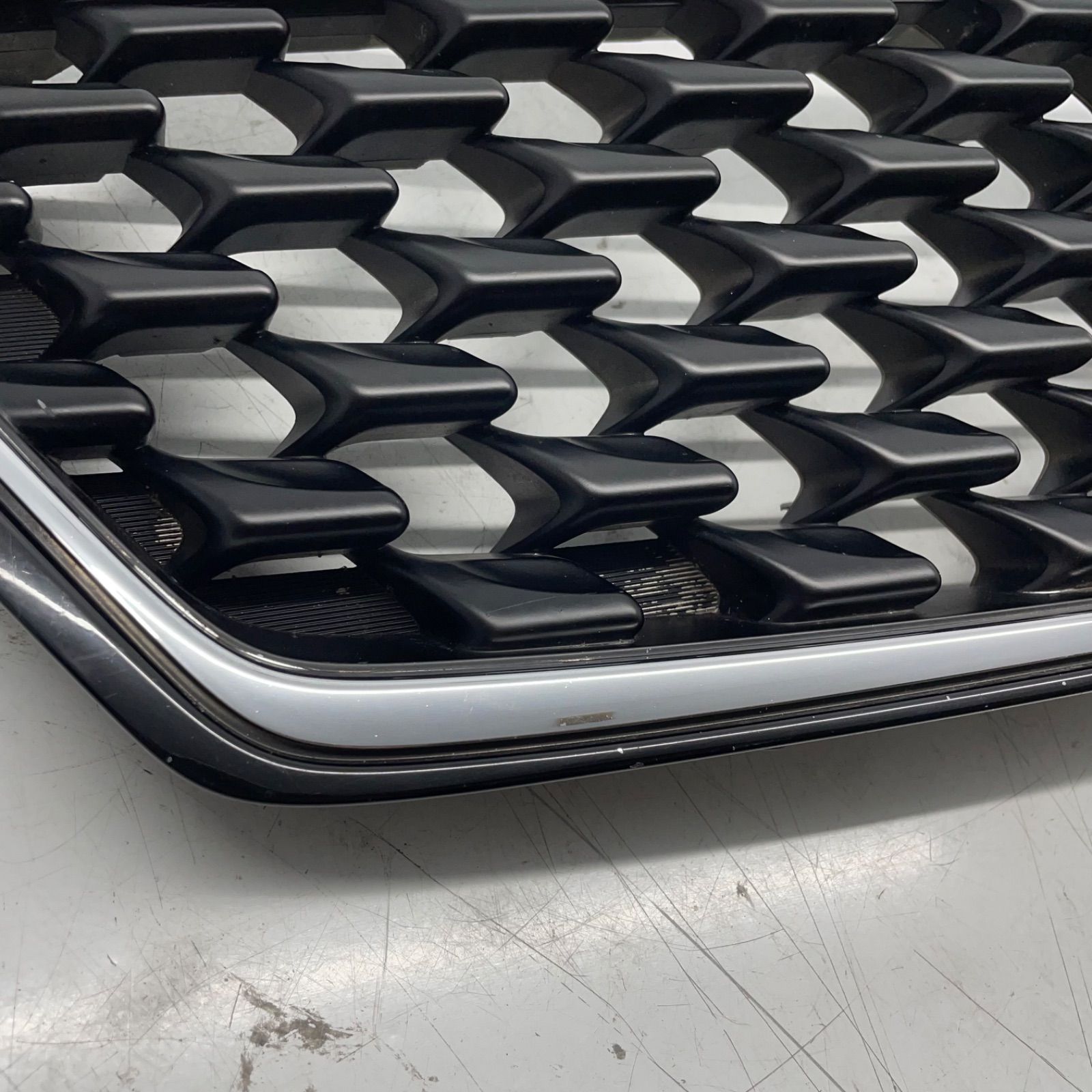 TOYOTAトヨタ200系 20クラウンフロントグリル 53111-30D50 クラウン