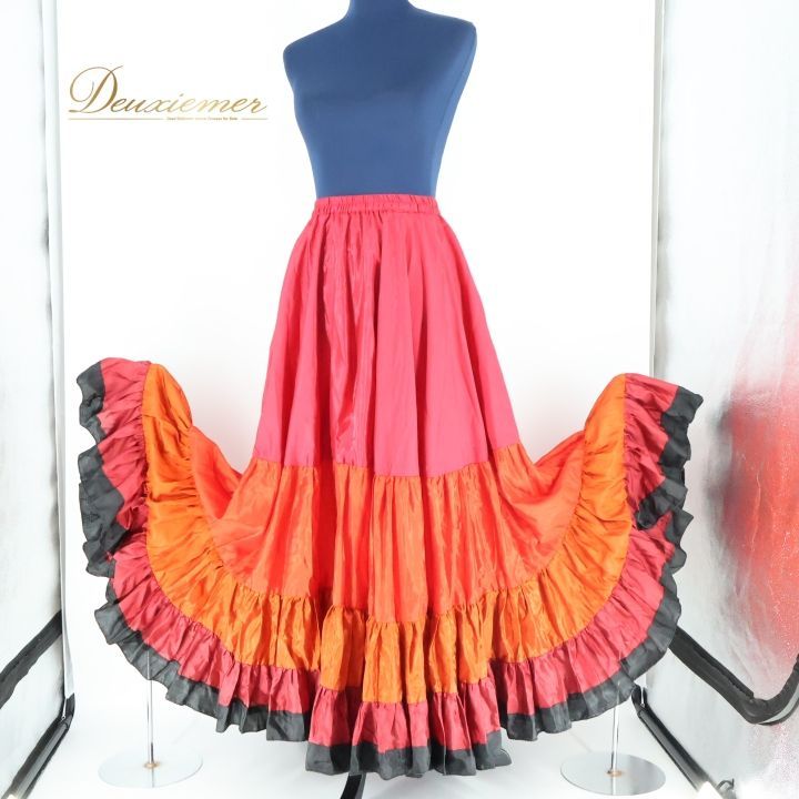 ベリーダンス 衣装 ジプシー スカート バーヌローサ 25ヤード レッド系 赤 朱色 ロング フリル BANU ROSA グラデーション 舞台 発表会 25ヤード ロングスカート ダンス衣装 カラフル スカート フェスティバル 衣装ダンス ステージ衣装