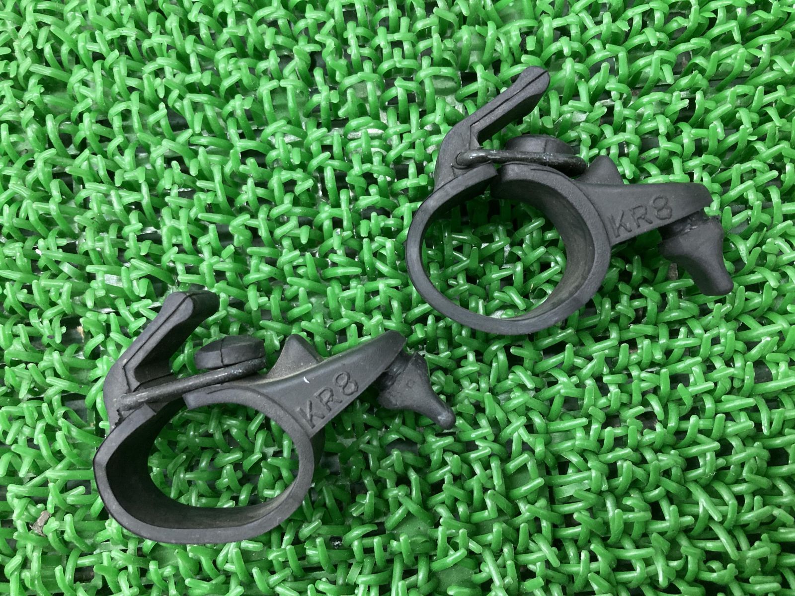 TLM220R ヘッドライトクランプ 左右 KR8 ホンダ 純正 中古 バイク 部品 MD23 アッパーカウル取付ゴム 取り付けラバー 割れ欠け無し 品薄
