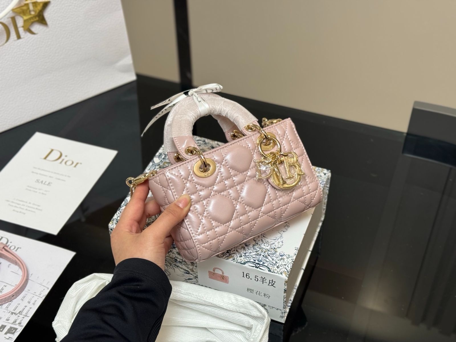 【エレガント】DIOR ショルダーバッグ ラムスキン 今日特価】Dior Lady Lambskin Horizontal Lady Dior Bag