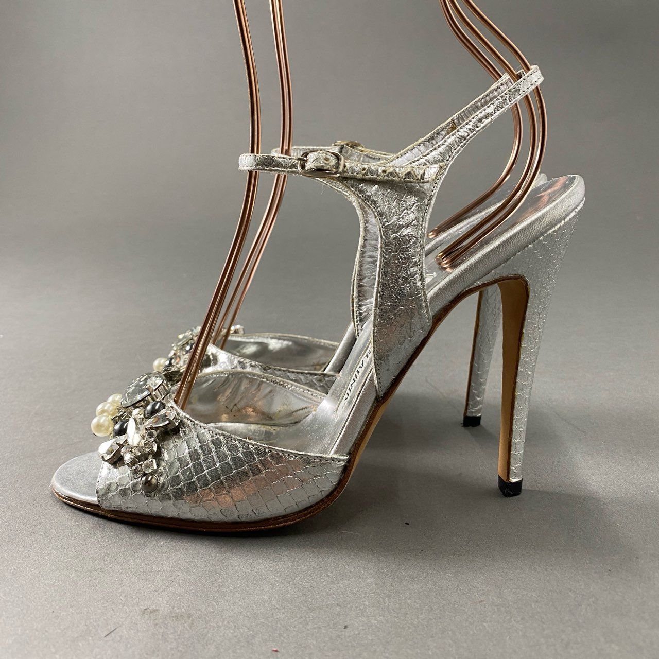 3f18 MANOLO BLAHNIK マノロブラニク パールビジュー ヒール