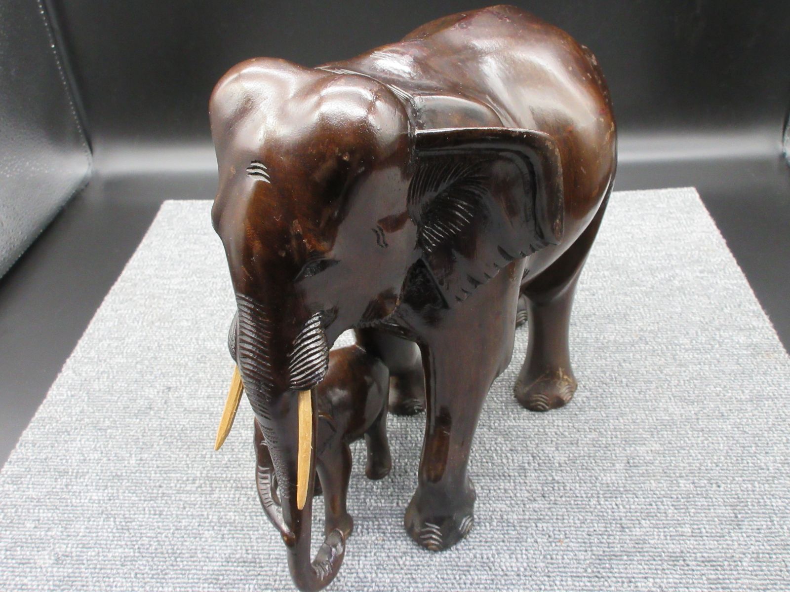 木彫り 象 ぞう ゾウ 置物 東南アジア 民芸品 (中) type-A - メルカリ